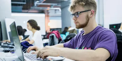 Стратегии заработка для студентов в интернете: как зарабатывать без вложений 